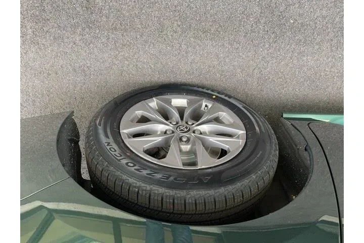 $35250 : Toyota Sienna 2021 AWD XLE 7 image 10