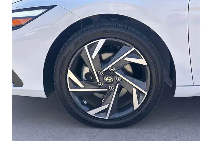 $26988 : Hyundai ELANTRA Hybrid 2025 image 6