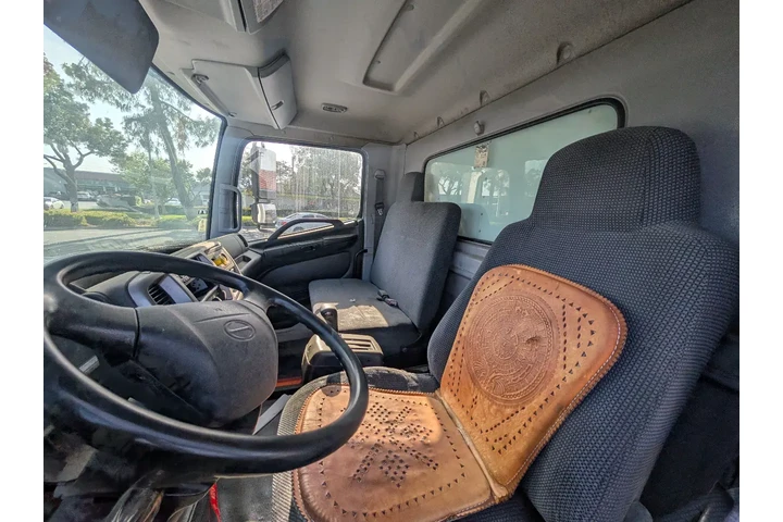 $16495 : 2010 Hino Conventional Cab image 10