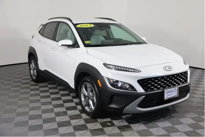 $20289 : Hyundai KONA 2023 AWD SEL 4d image 1