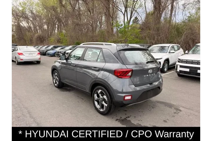 $19900 : Hyundai VENUE 2025 SEL 4dr C image 5