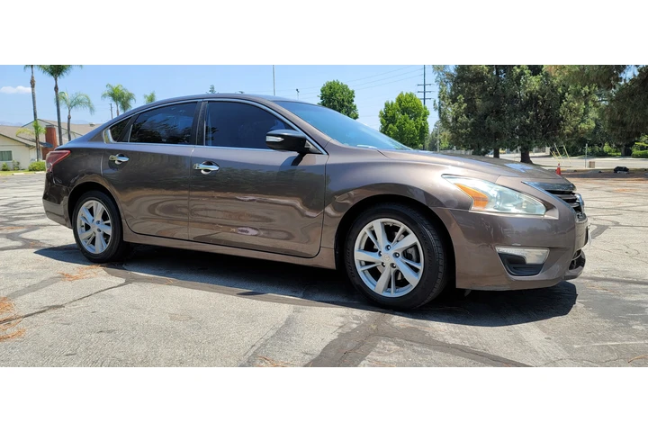 $5199 : 2013 Nissan Altima SV Auto image 2