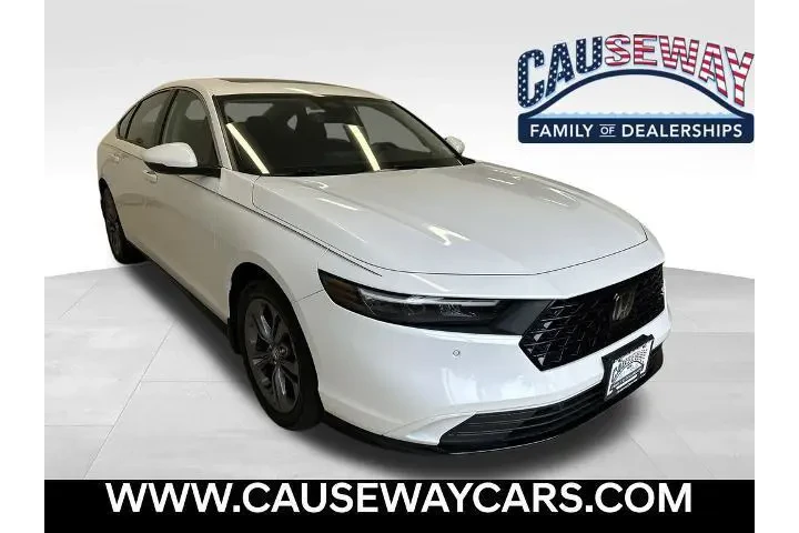 $27498 : Honda Accord Hybrid 2023 EX- image 1