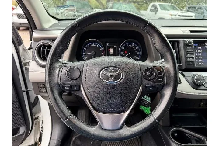 $17997 : Toyota RAV4 2017 XLE 4dr SUV image 9