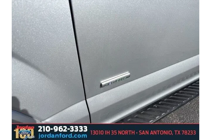 $16846 : Ford F-150 2016 4x2 XLT 4dr image 5