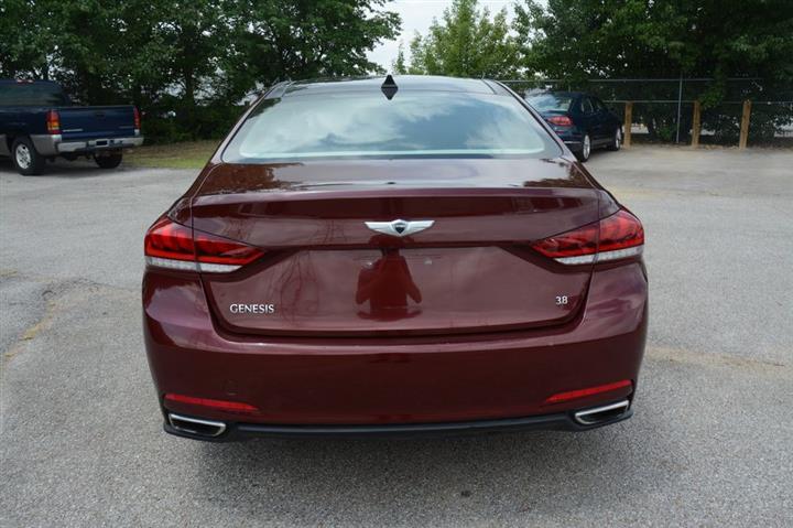 2016 Genesis 3.8L image 8