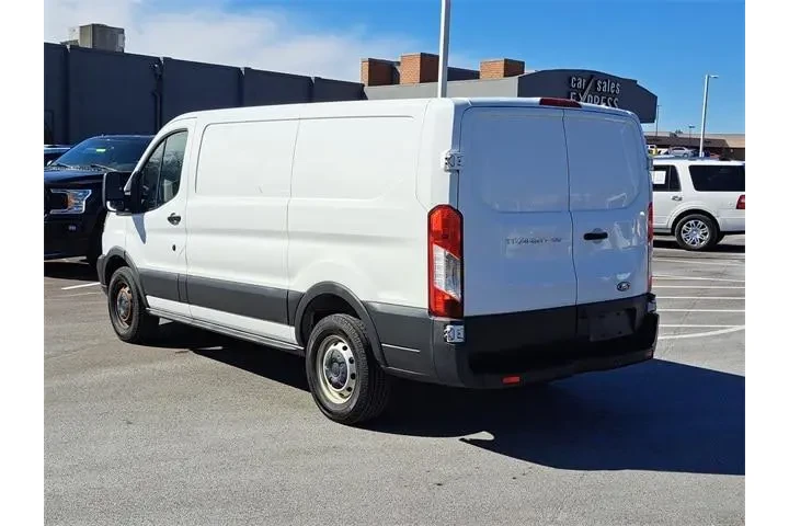 $13631 : Ford Transit 2016 150 3dr SW image 3