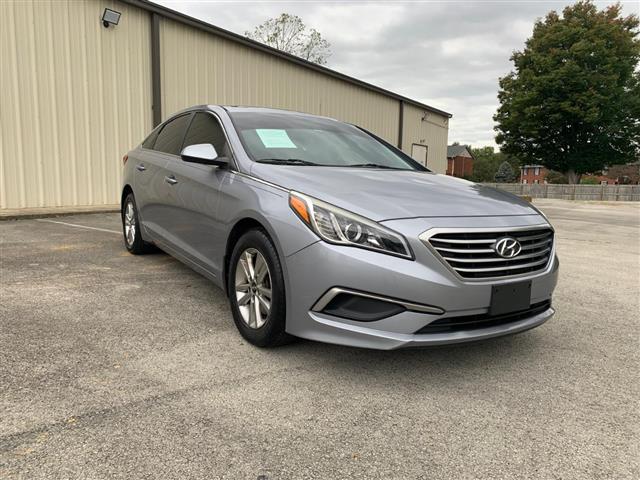 $8999 : 2016 Sonata SE image 2