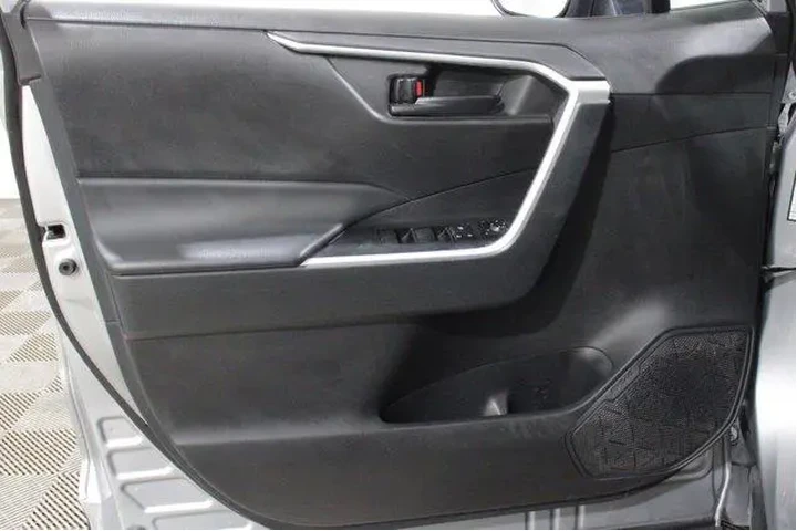 $30998 : Toyota RAV4 2024 AWD LE 4dr image 6