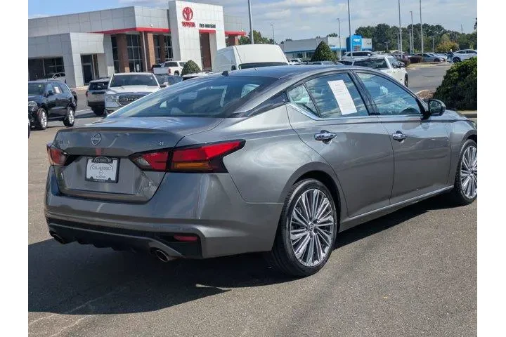 $21792 : Nissan Altima 2023 2.5 SL 4d image 6