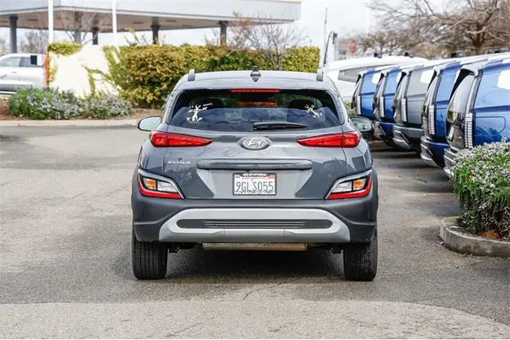 $18991 : Hyundai KONA 2023 SEL 4dr Cr image 4