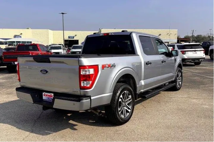 $27977 : Ford F-150 2021 4x4 XL 4dr S image 7