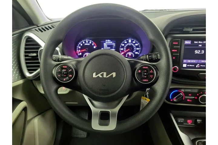 $15998 : Kia Soul 2022 LX 4dr Crossov image 10