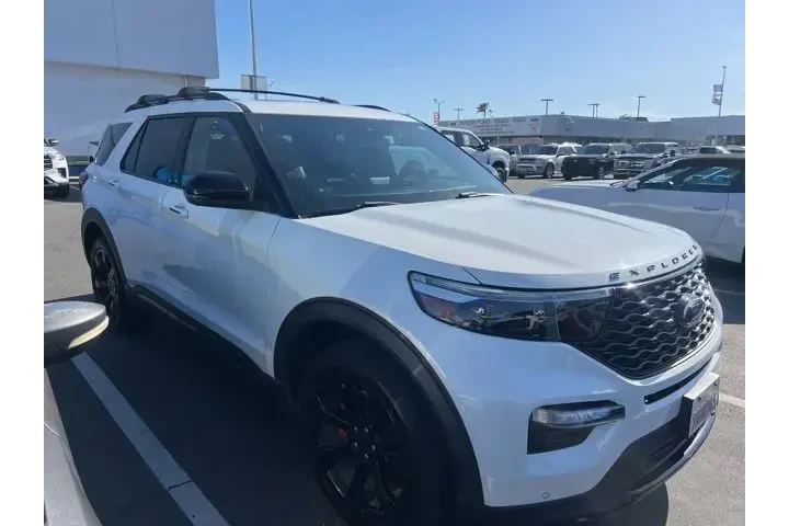 $35988 : Ford Explorer 2022 AWD ST 4d image 4