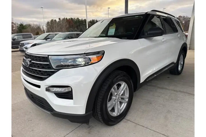 $33900 : Ford Explorer 2023 AWD XLT 4 image 3