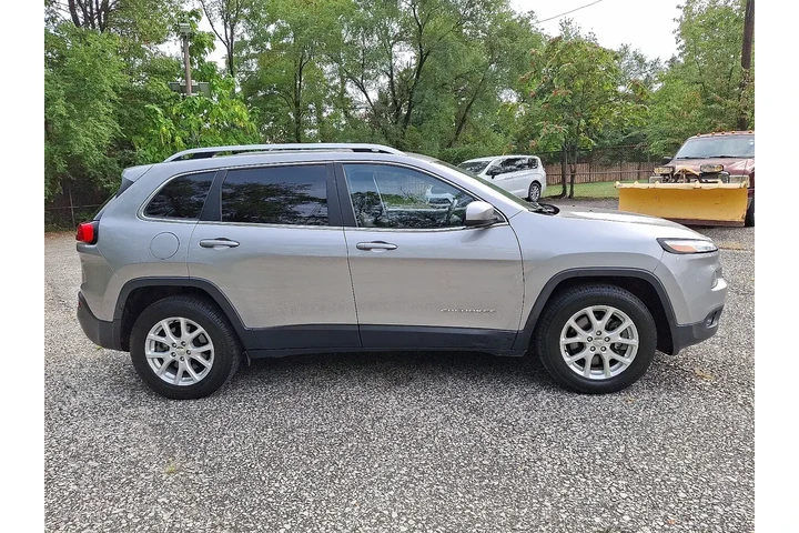 $11999 : Jeep Cherokee 2017 4x4 Latit image 6