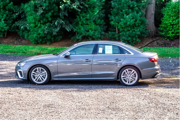 $23895 : Audi A4 2023 AWD quattro S l image 4