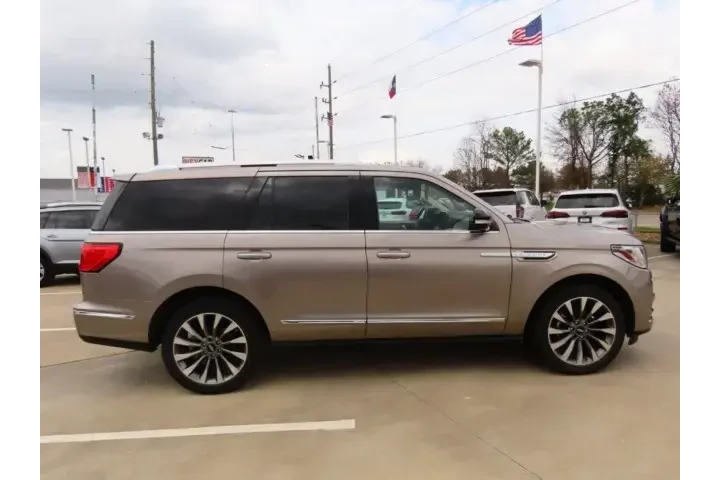 $39922 : Lincoln Navigator 2020 4x2 R image 8