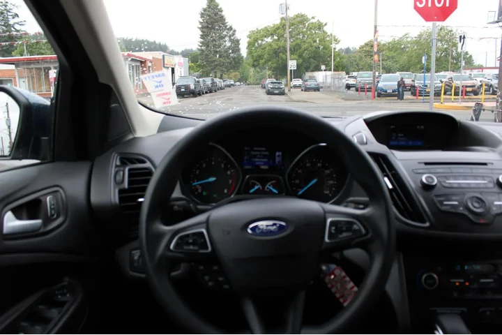 $11995 : 2018 Escape SE 4WD image 9
