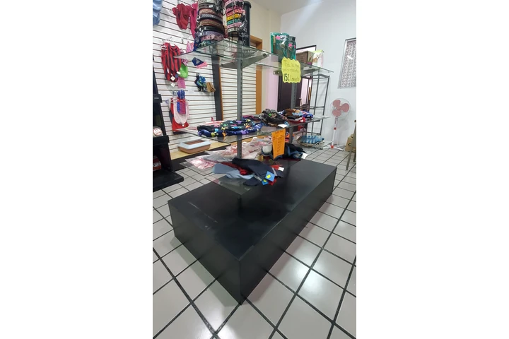 $1000 : MUEBLE PARA NEGOCIO image 2
