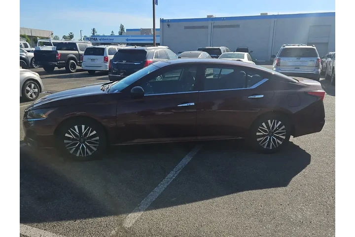 $18000 : Nissan Altima 2024 2.5 SV 4d image 5