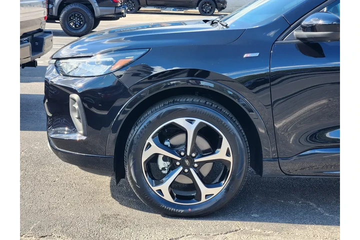 $30259 : Ford Escape 2024 AWD ST-Line image 9