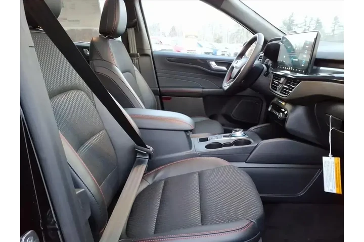 $30300 : Ford Escape 2024 AWD ST-Line image 6
