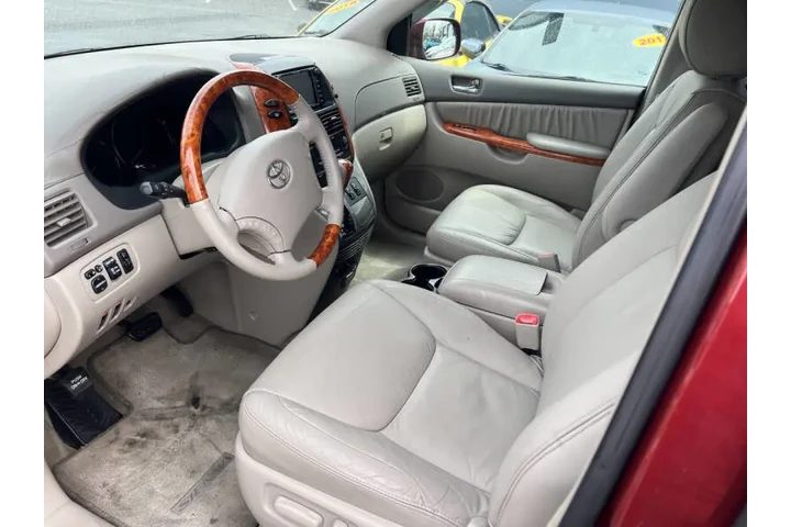 $9500 : 2010 Sienna XLE Limited image 8