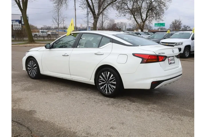 $20990 : Nissan Altima 2025 2.5 SV 4d image 7