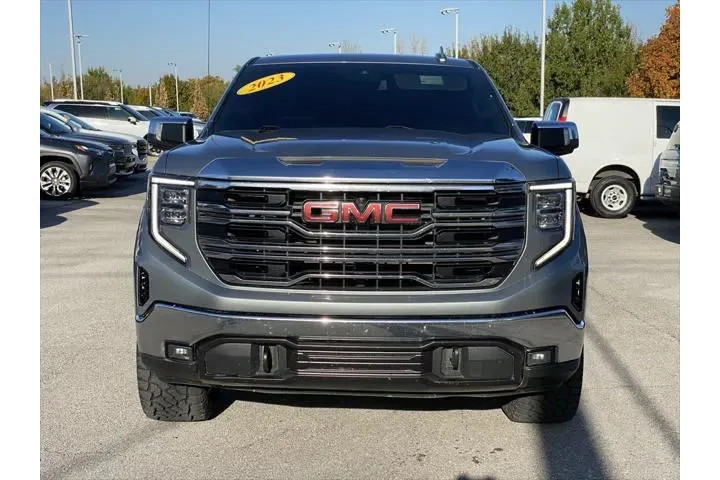 $38986 : GMC Sierra 1500 2023 4x4 SLT image 2