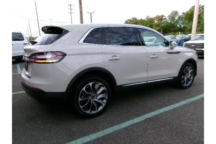 $34629 : Lincoln Nautilus 2021 AWD Re image 5