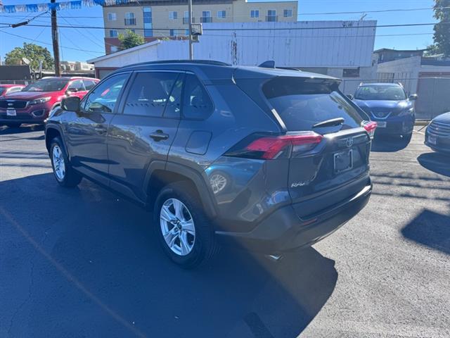 $25299 : 2019 RAV4 XLE AWD (Natl) image 7