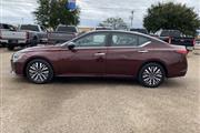 $23988 : 2024 Altima 2.5 SV thumbnail