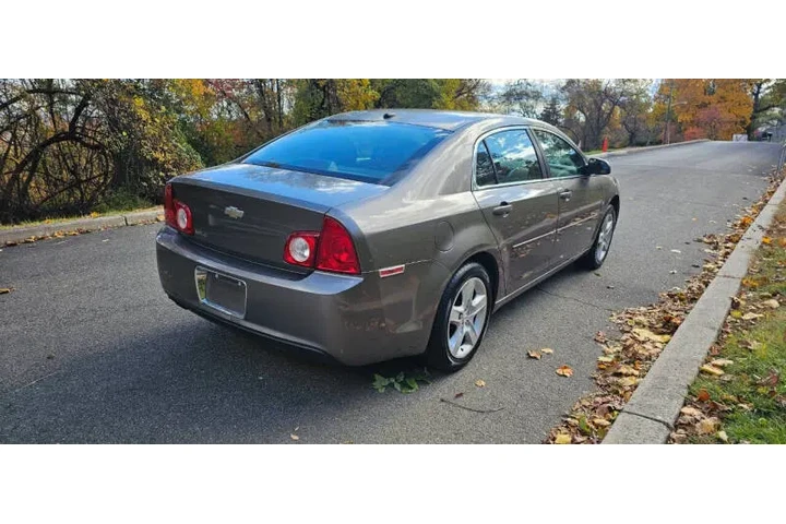 $5595 : 2010 Malibu LS image 5