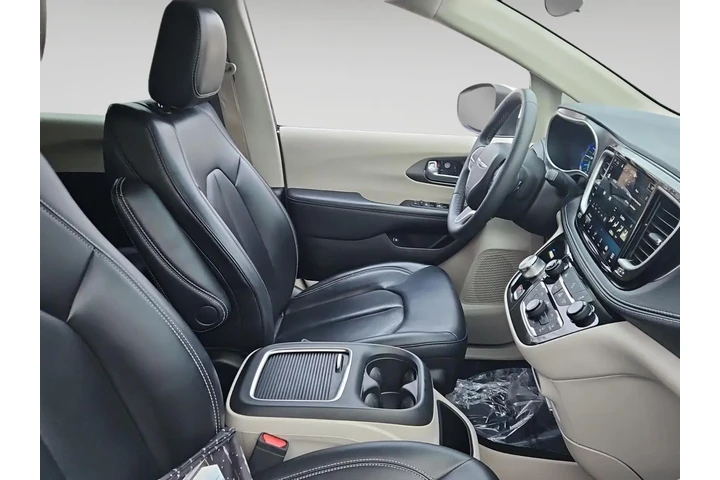 $25000 : 2023 Pacifica Hybrid Touring L image 8