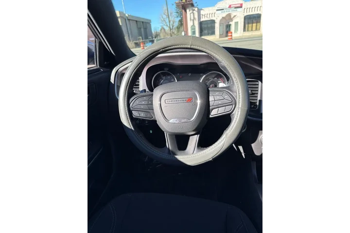 $15999 : 2021 Charger SXT AWD image 8