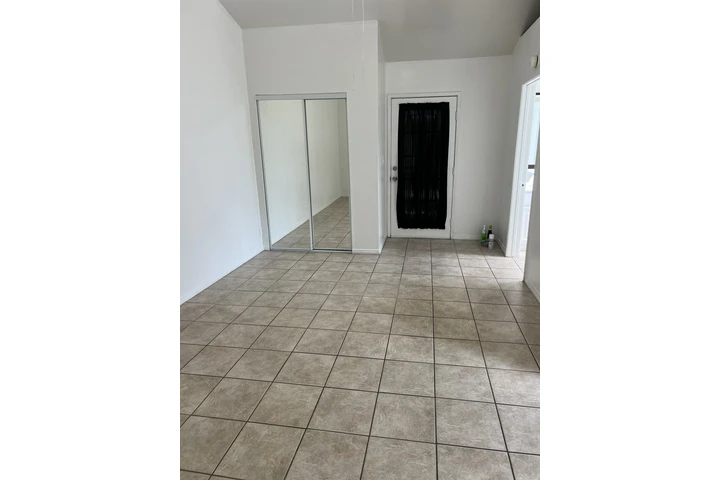 $1500 : Studio de Renta en Downey Ca image 4