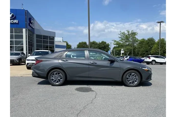 $23417 : Hyundai ELANTRA Hybrid 2025 image 8