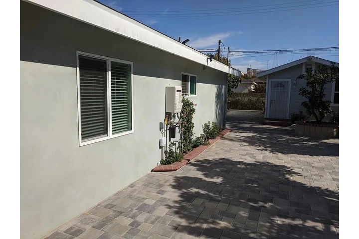 $600 : Home...Los Angeles, CA image 7