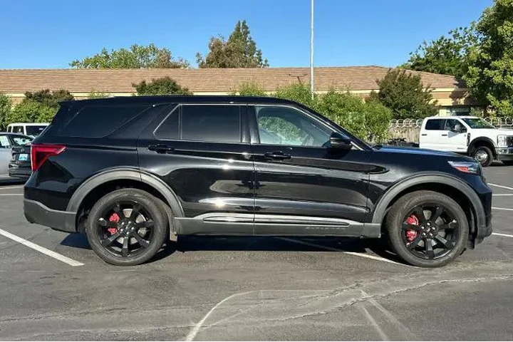 $34249 : Ford Explorer 2021 AWD ST 4d image 2