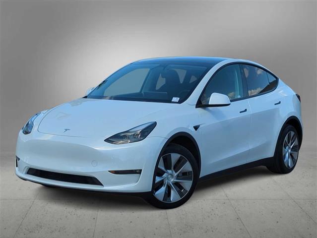 $40990 : Pre-Owned 2023 Tesla Model Y image 1