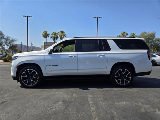 $56809 : Pre-Owned 2022 Suburban RST image 3