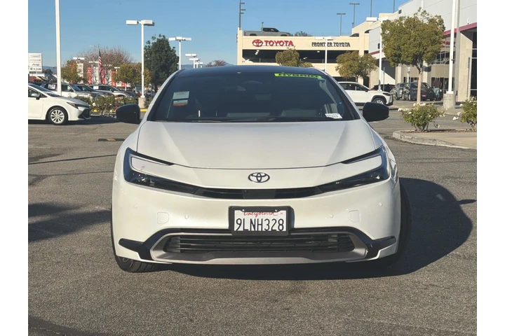 $32870 : Toyota Prius 2024 AWD Limite image 2