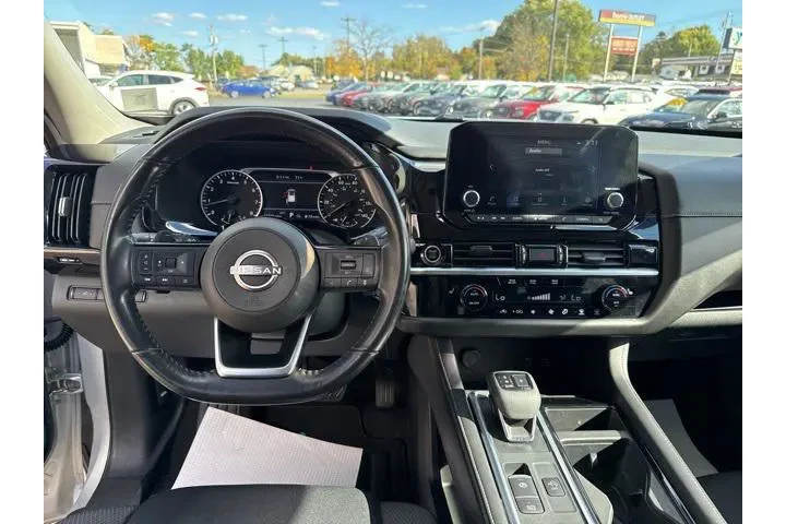 $27948 : Nissan Pathfinder 2022 AWD S image 8