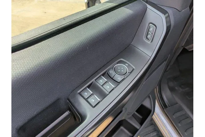 $31990 : Ford F-150 2023 4x2 XL 4dr S image 6