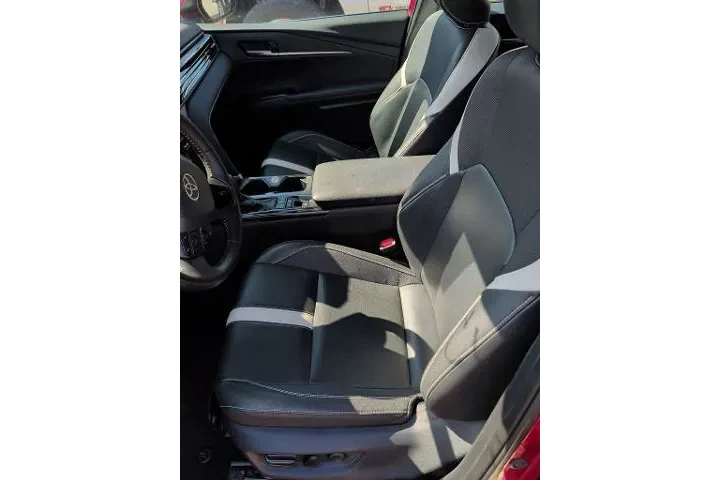 $26803 : Toyota Camry 2025 SE 4dr Sed image 6