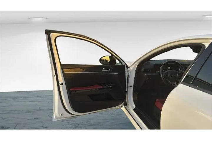 $27998 : Kia K5 2025 GT-Line 4dr Seda image 10