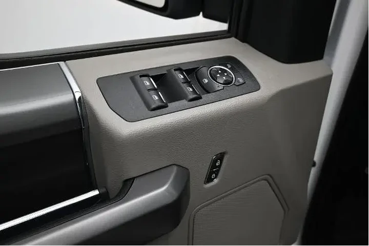 $36000 : Ford F-150 2020 4x4 XL 4dr S image 10