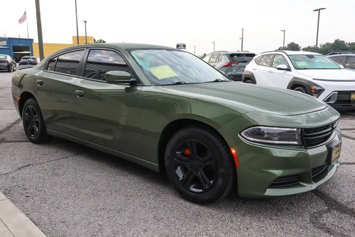 $19988 : 2022 Charger SXT image 3