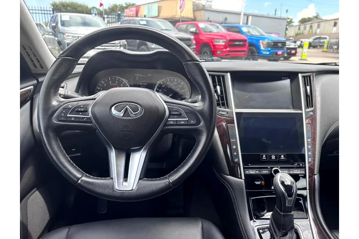 2019 Q50 3.0t LUXE image 8